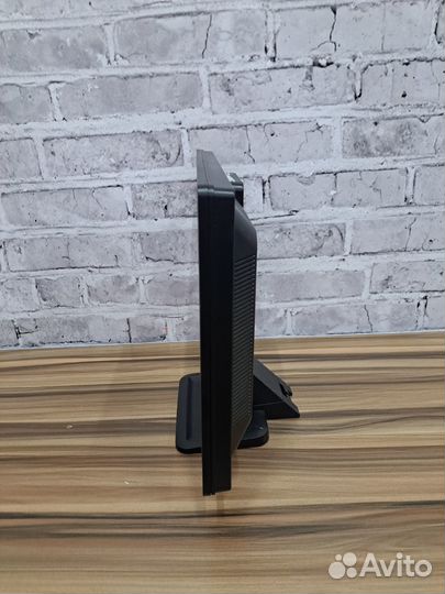 Монитор HP LE2201w, 1680x1050, TN+film, черный