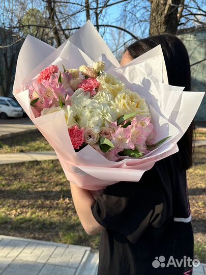 Букет с гортензией