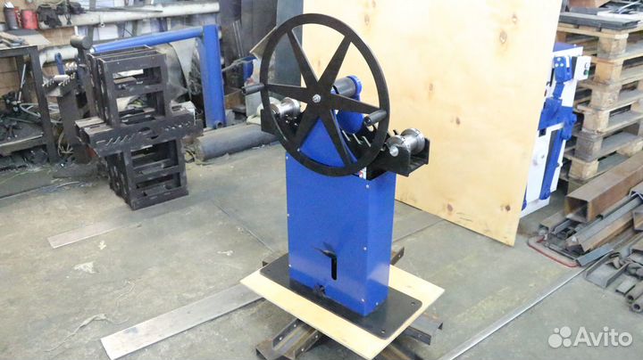 Трубогиб (Трубогибочный станок, Профилегиб)