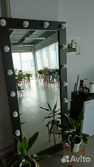 Зеркало напольное с подсветкой