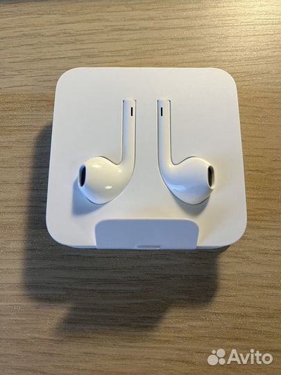 Наушники для iPhone Apple Earpods Lightning новые