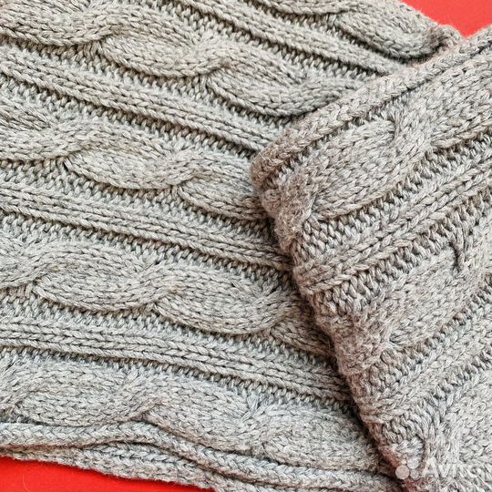 Женский шерстяной шарф. Длина - 1,85 м. Б/у