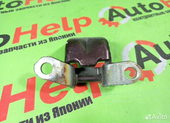 Петля двери nissan cube BNZ11 перед лево