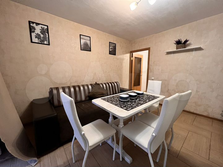 2-к. квартира, 80 м², 8/10 эт.