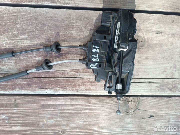 Замок правой двери santa fe 2