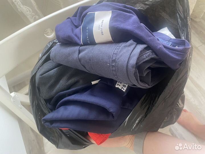 Отдам женские и мужские вещи и обувь