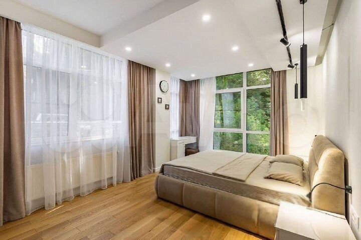 3-к. квартира, 100 м², 5/6 эт.