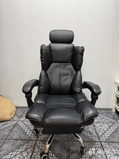 Компьютерное кресло Status, цвет черный