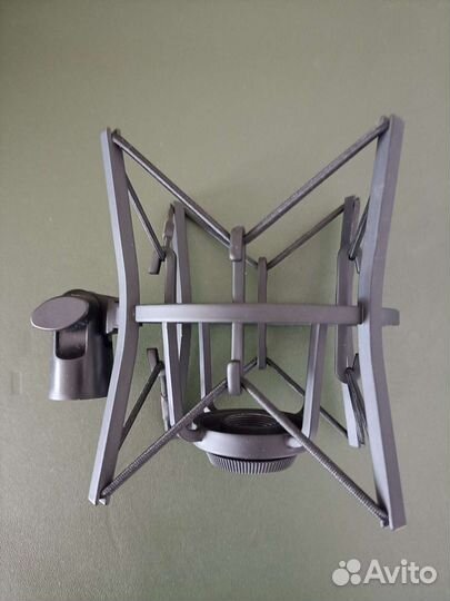 Микрофон студийный AKG P420