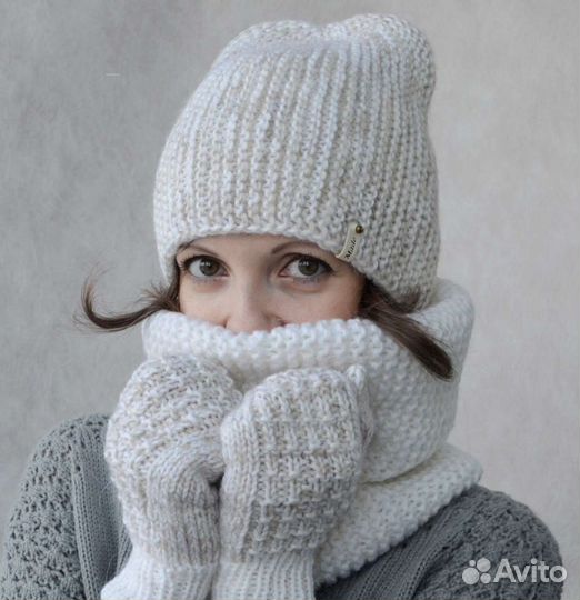Комплект шапка, снуд, варежки (новый)