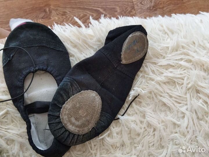 Купальник, лосины и балетки для танцев