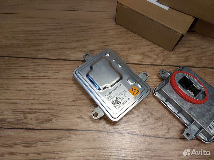 Блок розжига ксенона BMW Mersedes w204 A1669002800