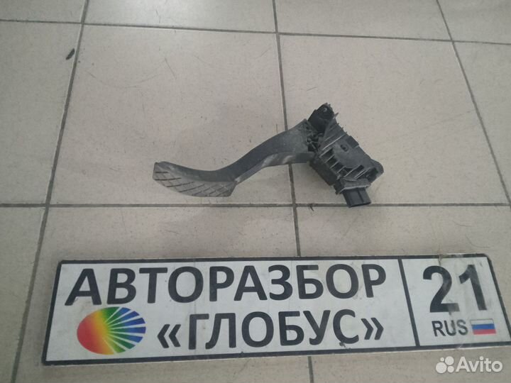 Педаль газа Skoda Octavia A7