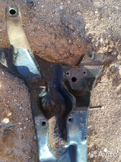 Подрамник lancer 9 wagon 2.0