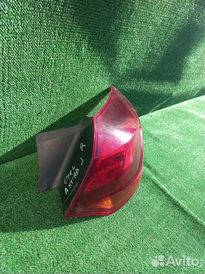 Фонарь задний правый opel astra j