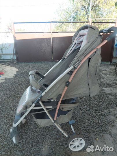 Прогулочная коляска