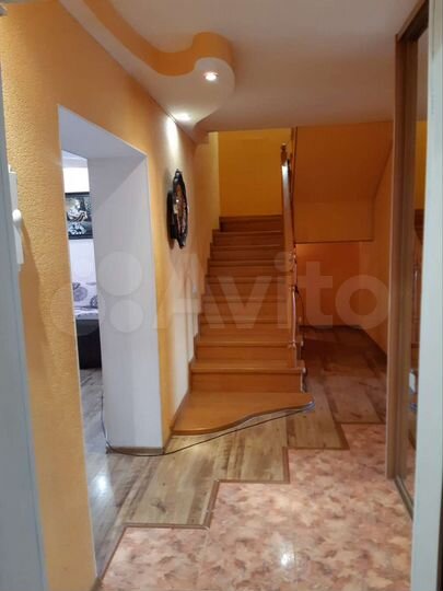 3-к. квартира, 103 м², 3/7 эт.