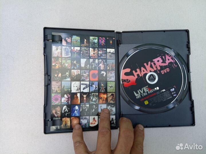 Shakira. Live off the record