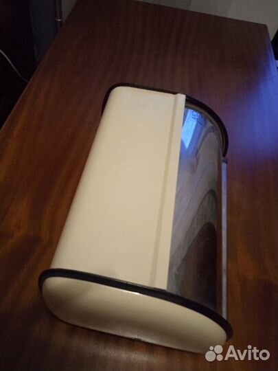 Хлебница металлическая