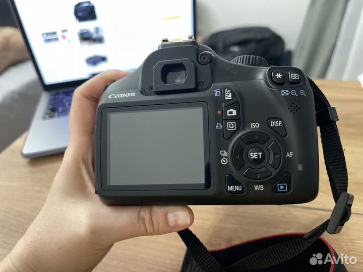 Фотоаппарат Canon EOS 1100D Kit + Телеобъектив