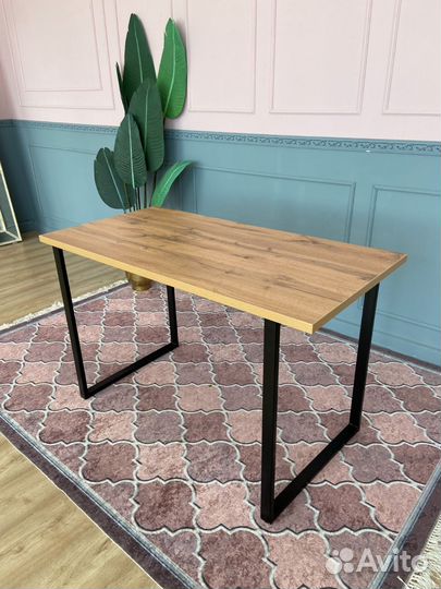 Стол со стульями