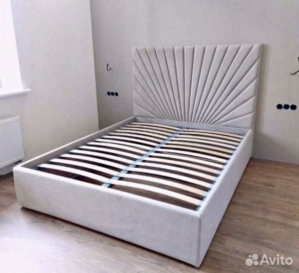 Кровать двухспальная с подьемным механизмом