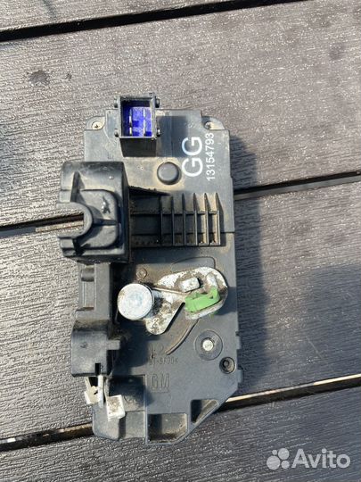 Замок задней левой двери opel meriva a