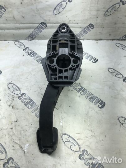 Педаль сцепления Skoda Fabia