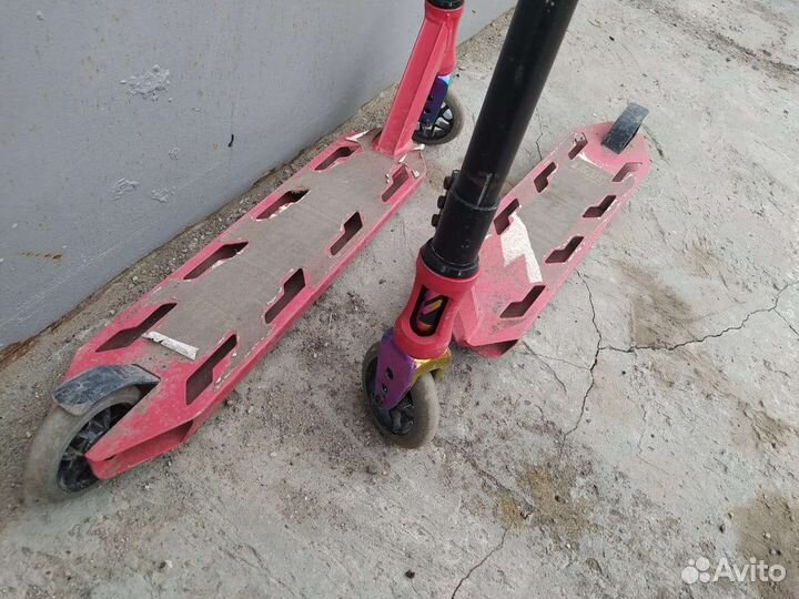 Трюковой самокат pixel