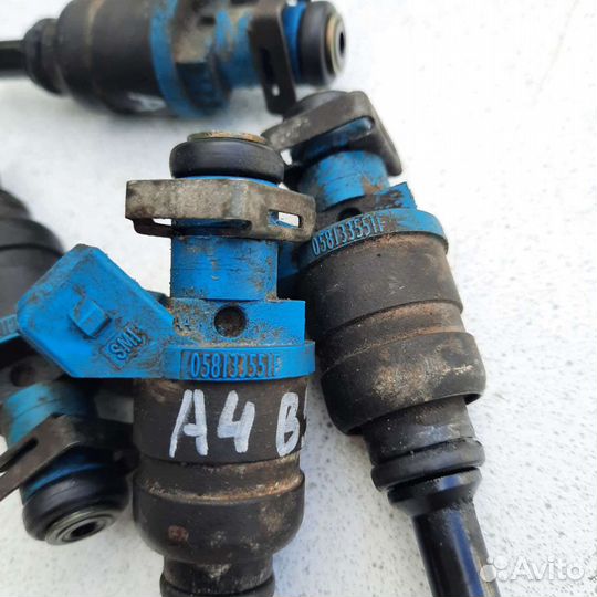 Форсунка топливная Audi A4 B5 ADR 1.8л