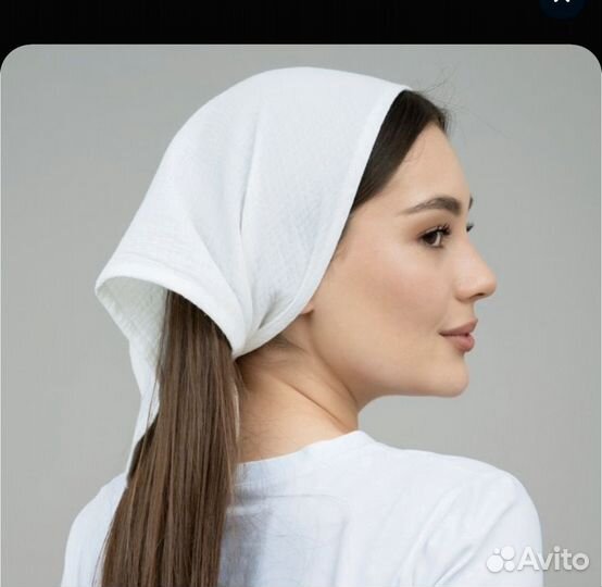 Белая льняная косынка