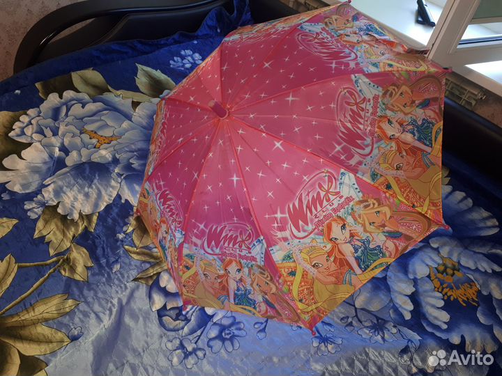 Продаю зонтик детский winx В отличном состоянии
