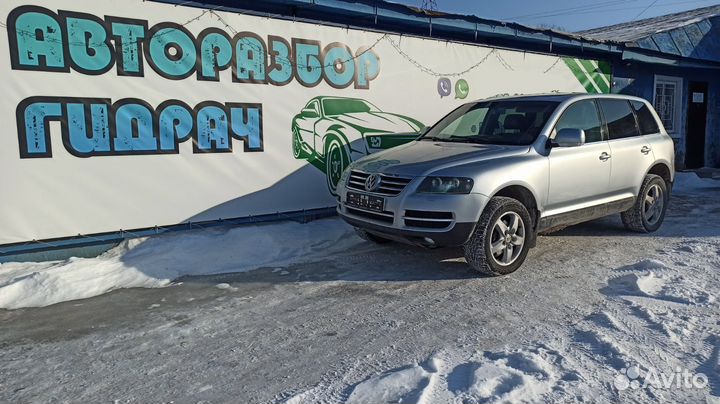 Накладка Volkswagen Touareg 7L0839916B Отличное со