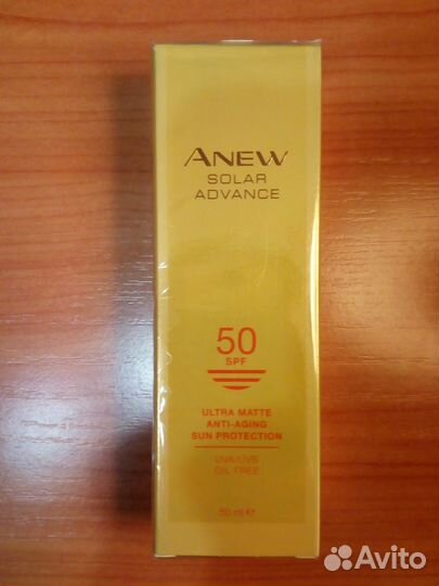 Матирующий солнцезащитный крем для лица SPF 50