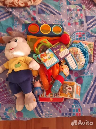 Детская кроватка + матрас + бортики + игрушки