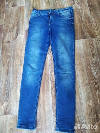 Джинсы женские