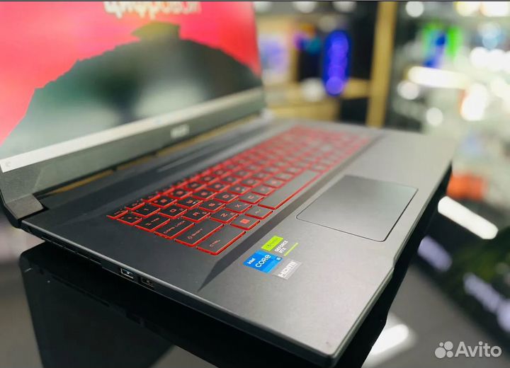Игровой ноутбук MSI 17