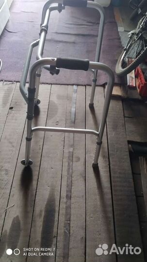 Ходунки для взрослых на колесах