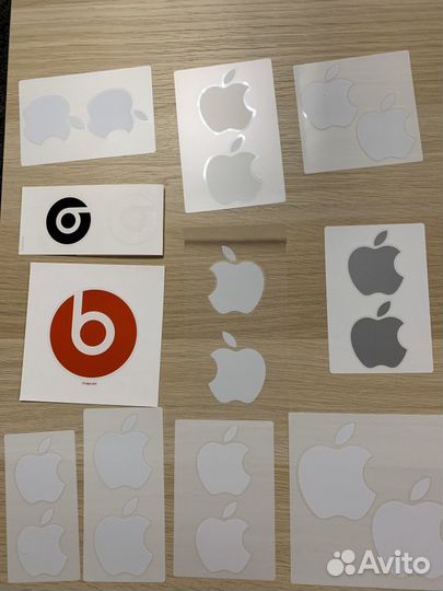Оригинальные наклейки Apple и Beats