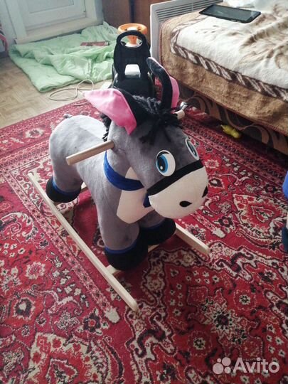 Детская качалка лошадь