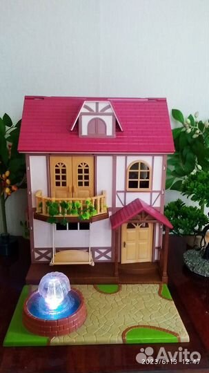 Sylvanian families дом с фонтаном