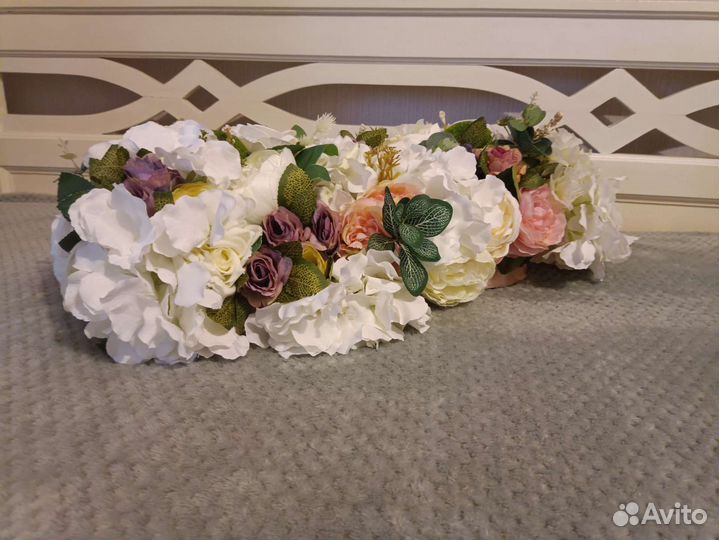 Искусственные цветы на стол молодых