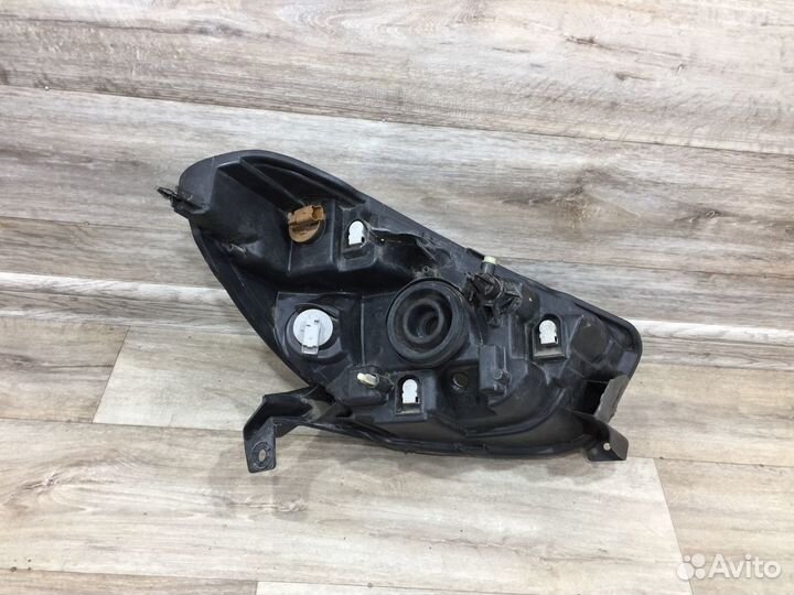 Фара левая правая Renault Dokker / Рено Доккер
