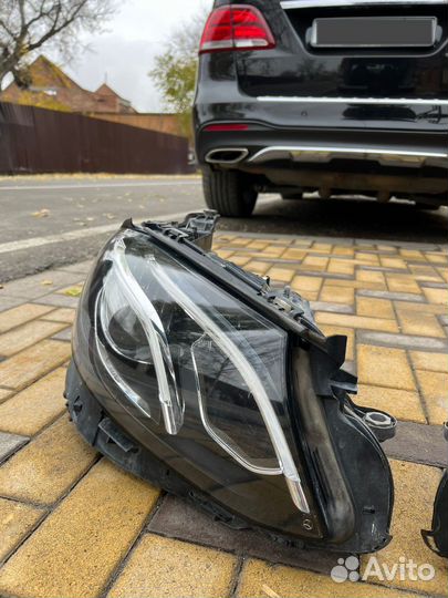 Фары в сборе на mercedes 213