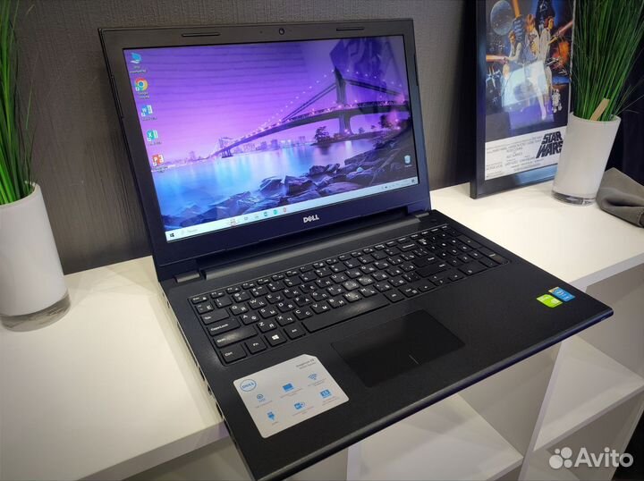 Ноутбук Dell в идеальном состоянии