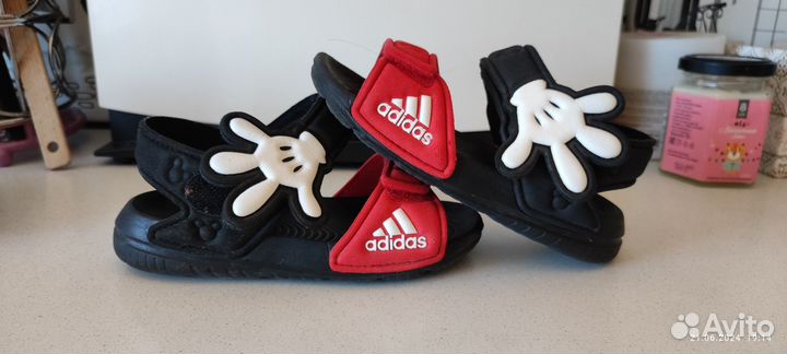 Сандалии adidas 25