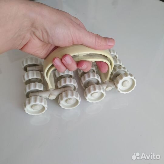 Массажер для тела ручной