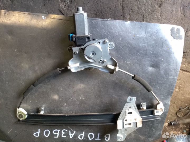 Передний правый стеклоподъёмник Chevrolet Lacetti