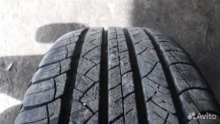 Michelin Latitude Tour HP 215/60 R17