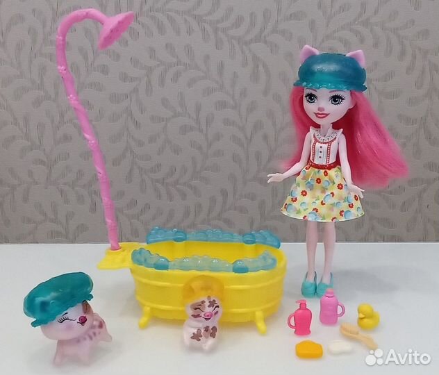 Enchantimals, Пупс Paola Reina